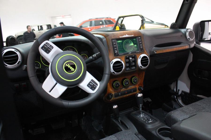  Jeep Wrangler Recon Concept 2013 года  (фото 6 из 16)